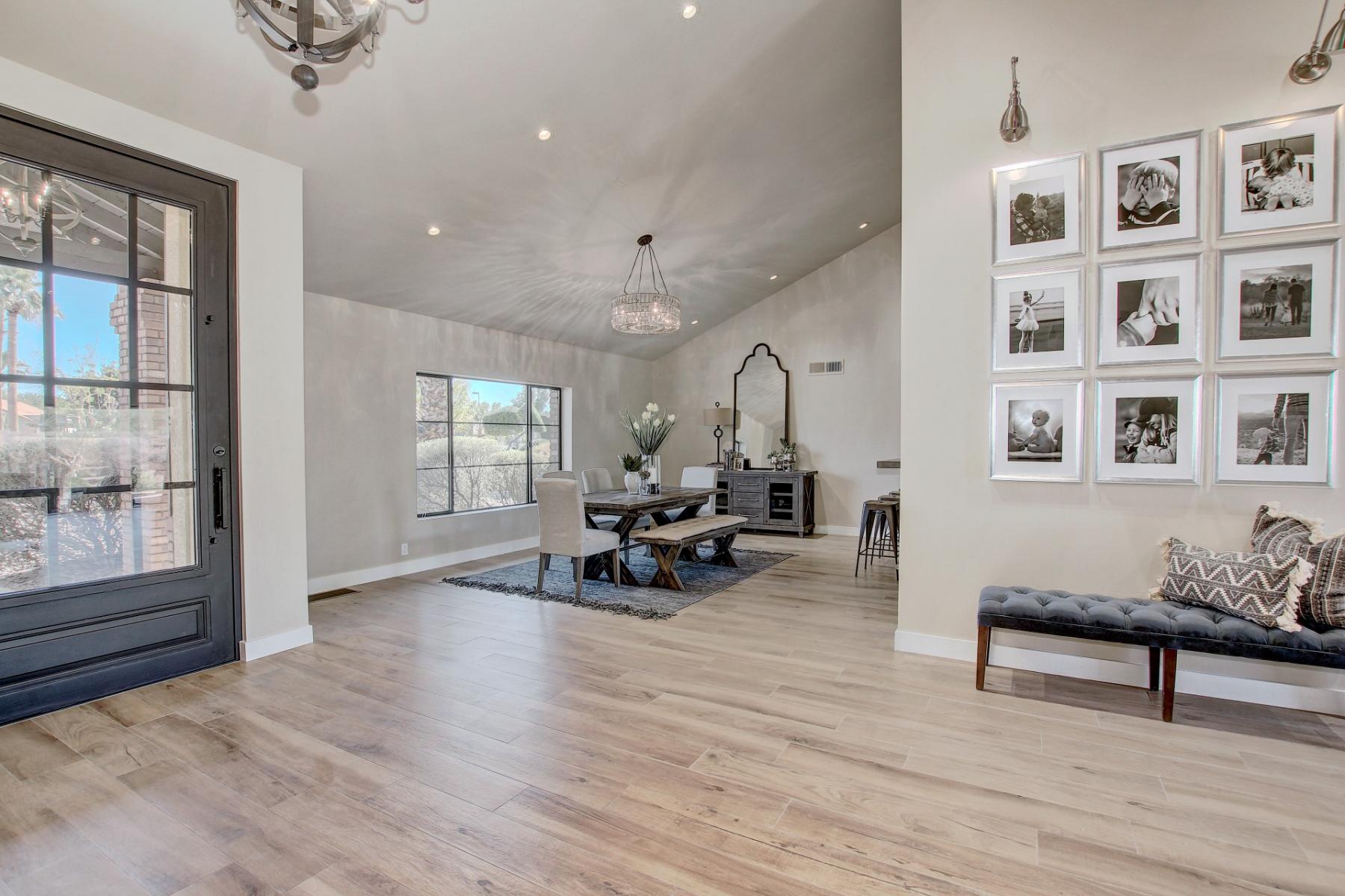  : Cactus Corridor Farmhouse : CASA DEL REY HOMES