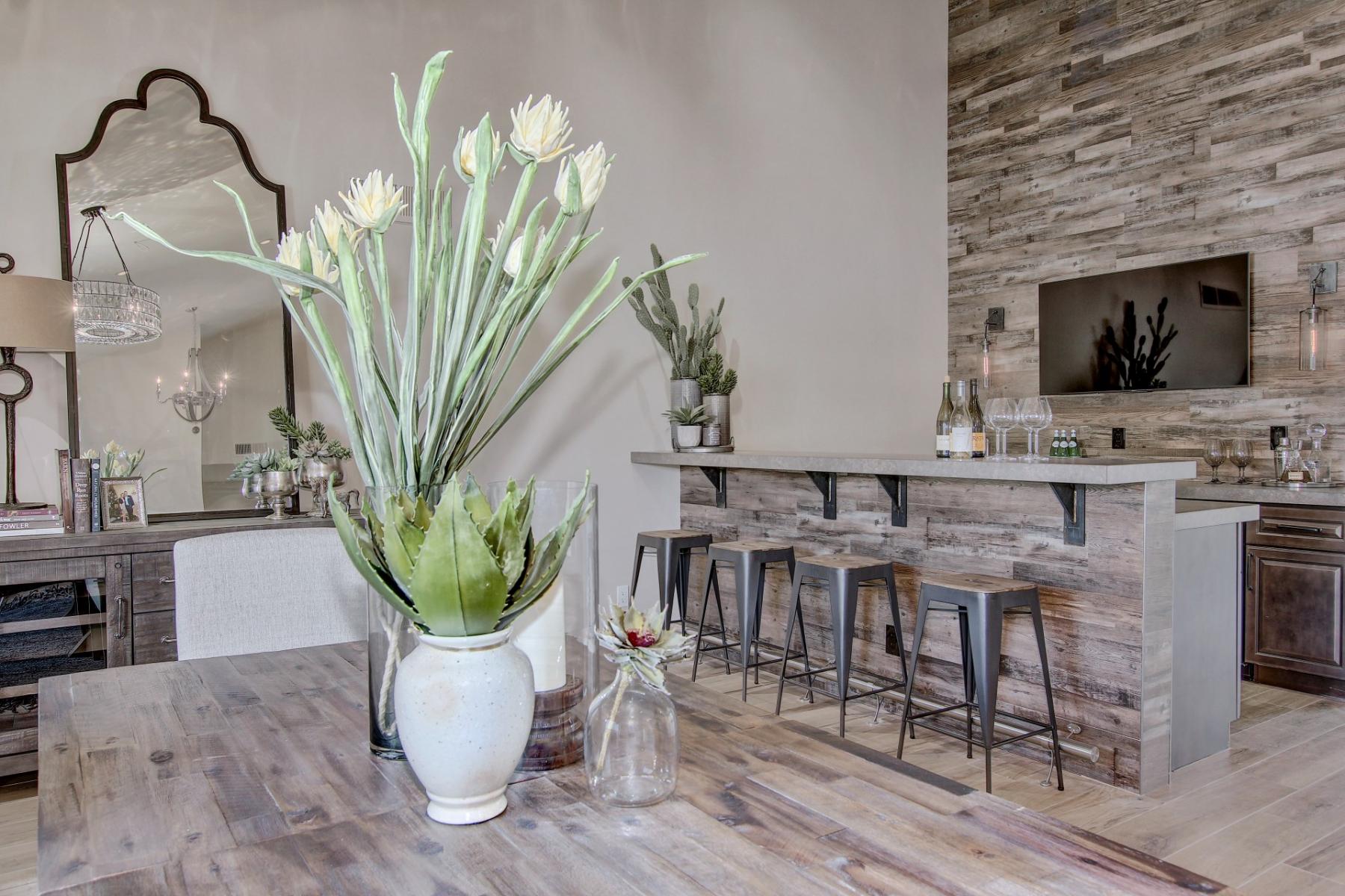  : Cactus Corridor Farmhouse : CASA DEL REY HOMES