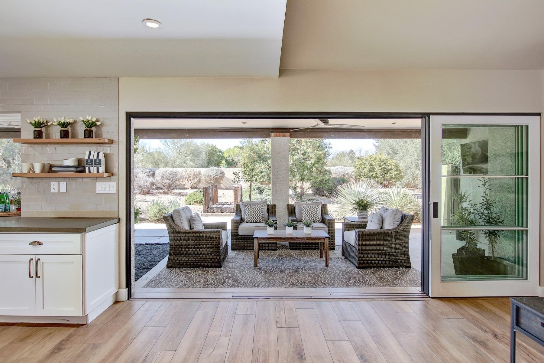  : Cactus Corridor Farmhouse : CASA DEL REY HOMES