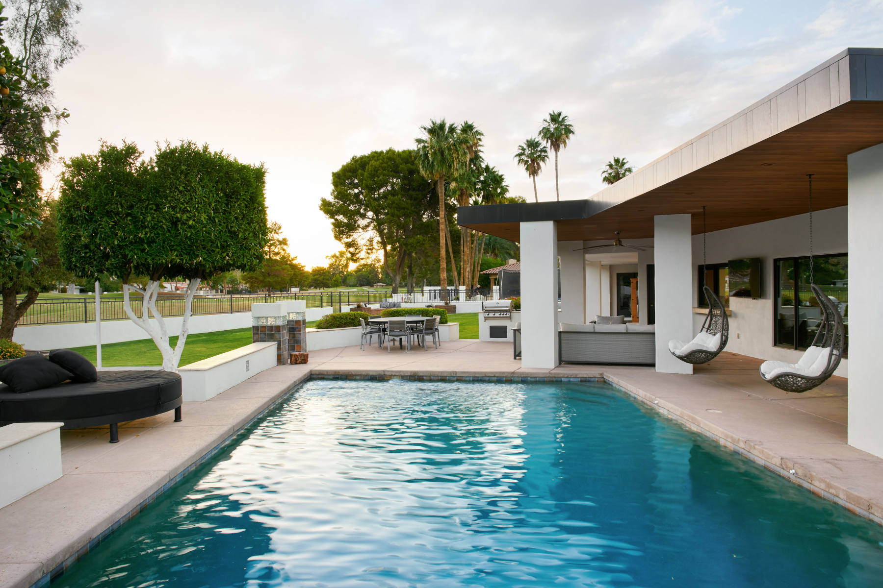  : Moon Valley Modern : CASA DEL REY HOMES