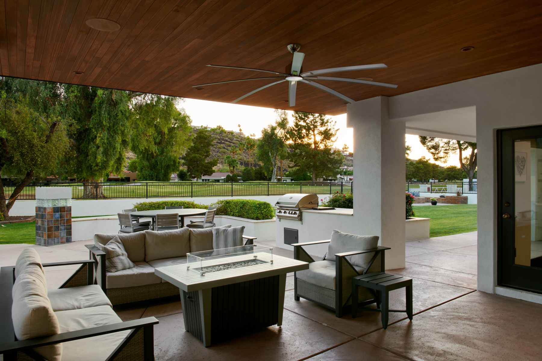  : Moon Valley Modern : CASA DEL REY HOMES