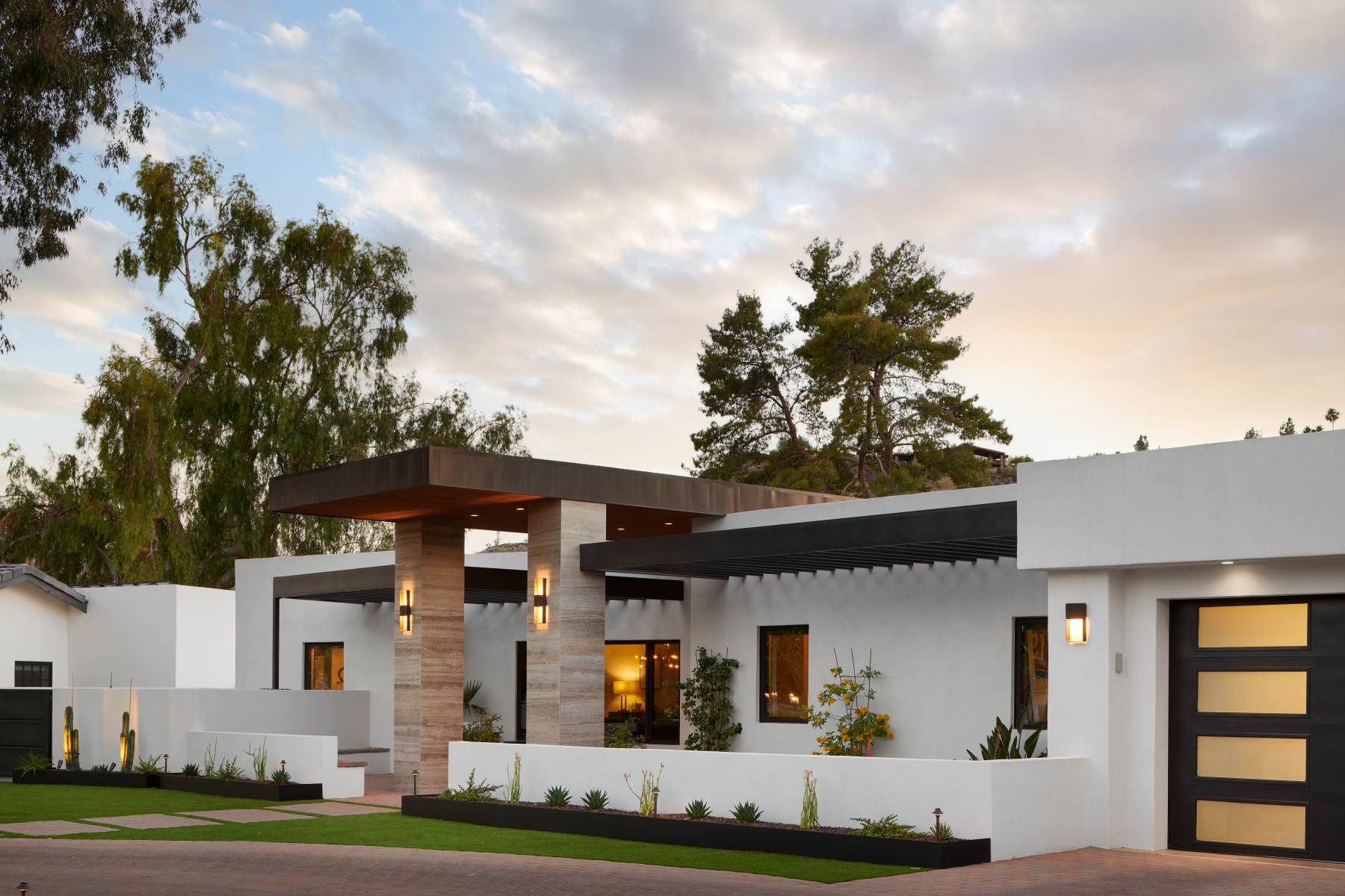  : Moon Valley Modern : CASA DEL REY HOMES