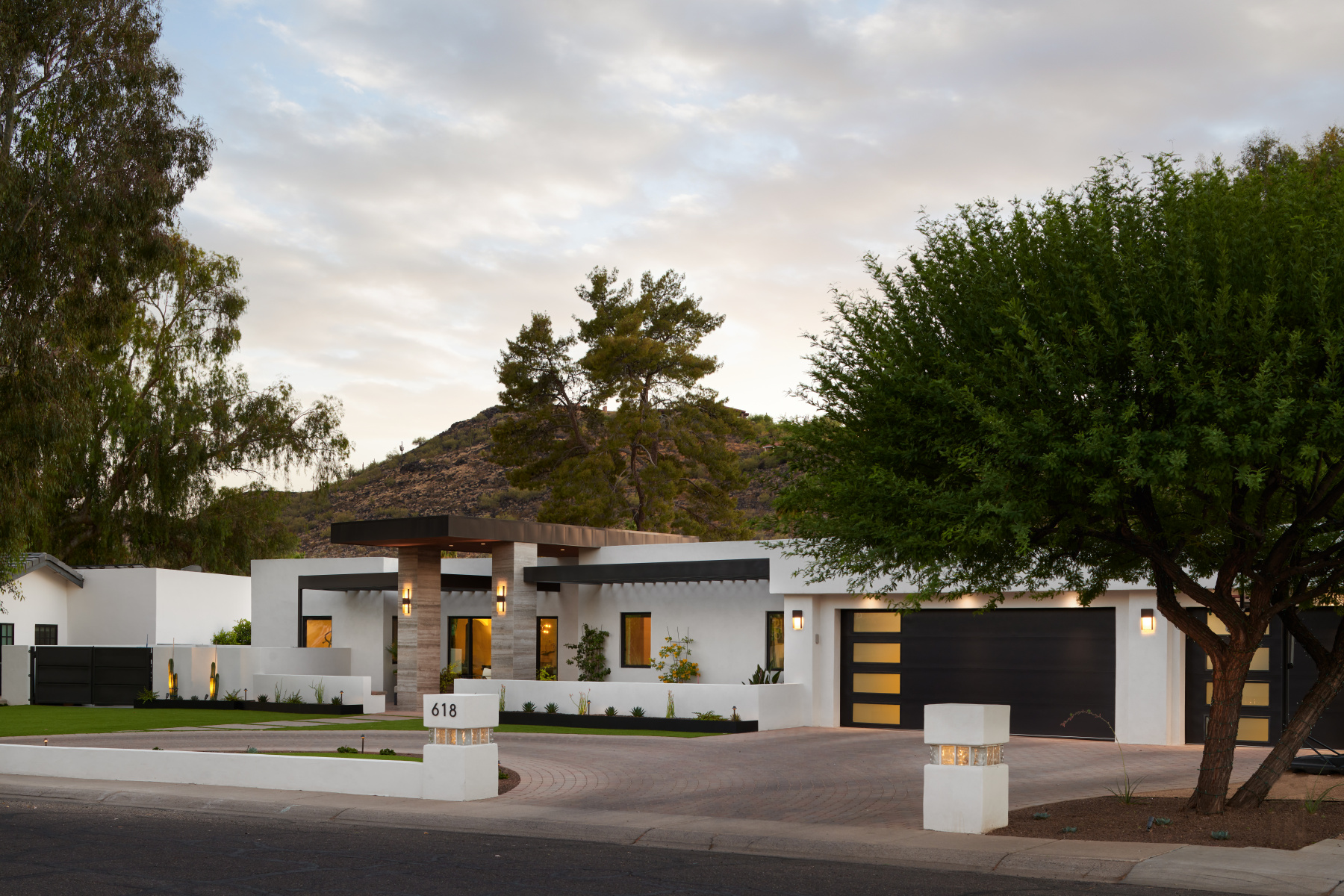  : Moon Valley Modern : CASA DEL REY HOMES