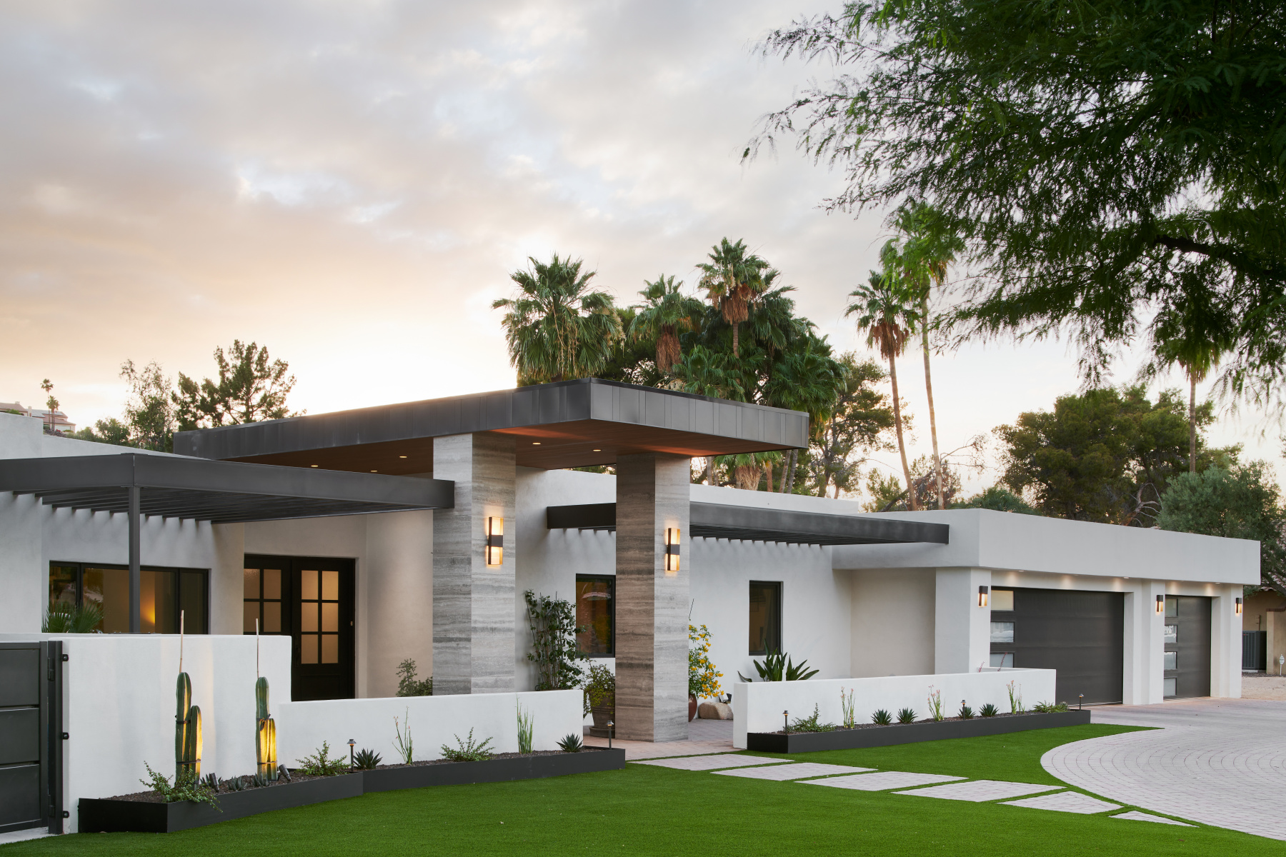  : Moon Valley Modern : CASA DEL REY HOMES