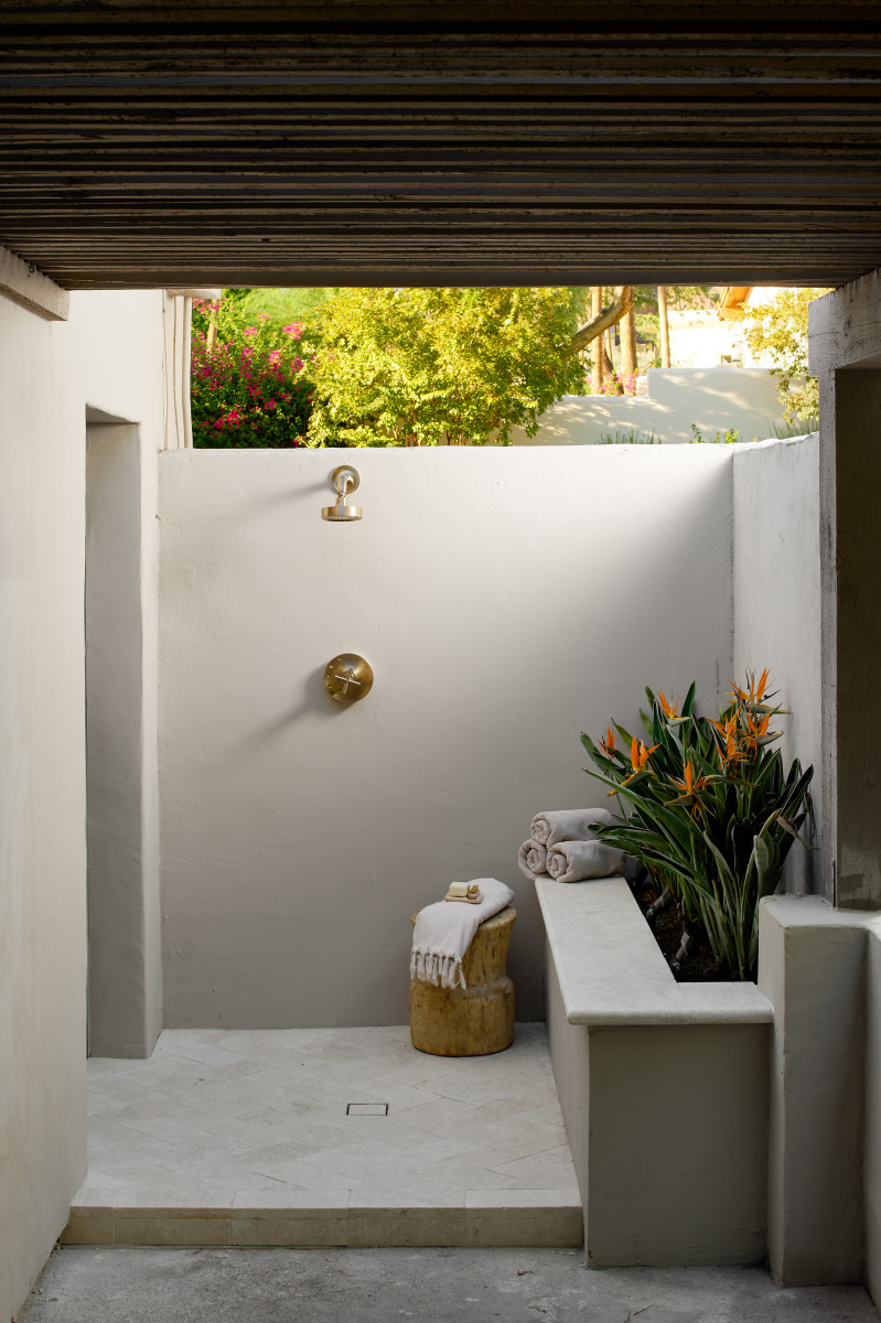  : Camelback Bathroom : CASA DEL REY HOMES