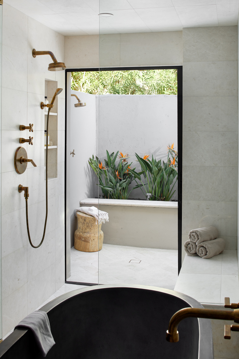  : Camelback Bathroom : CASA DEL REY HOMES