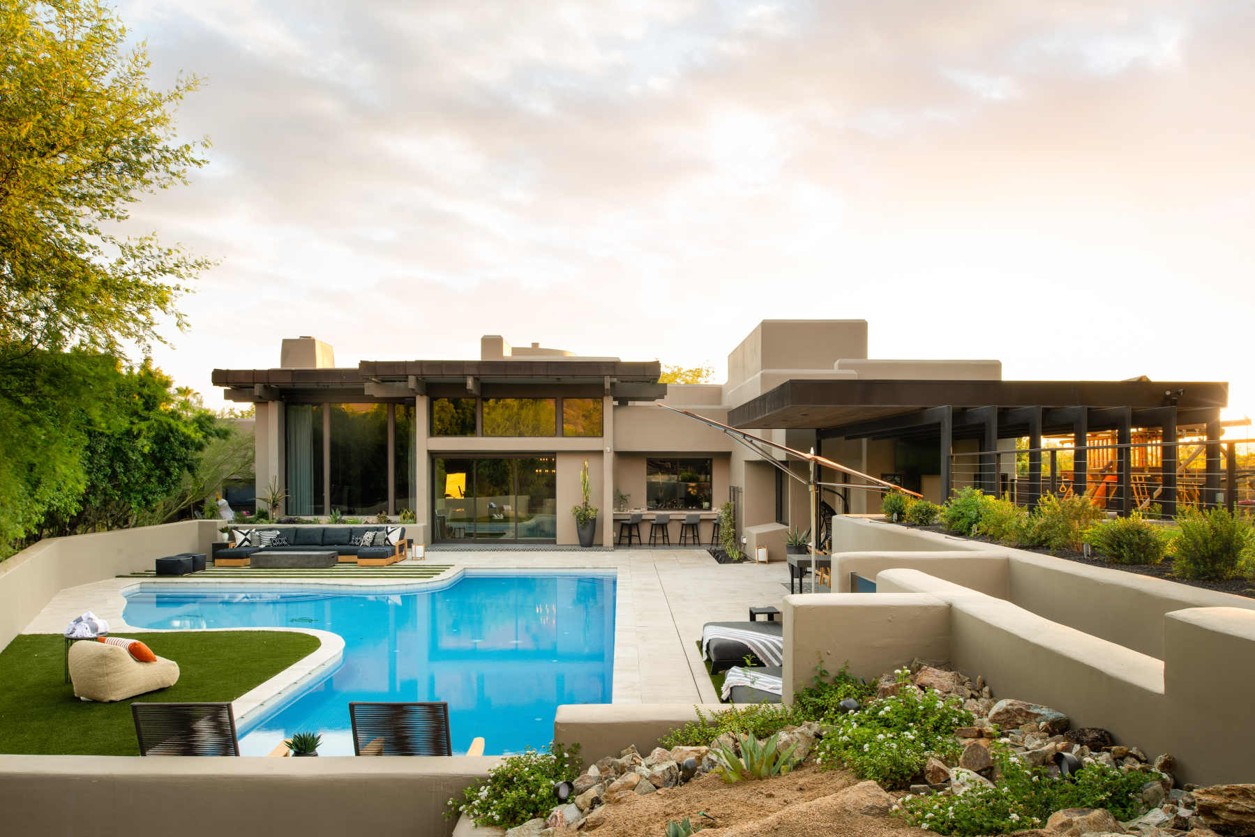  : Camelback Mountain  : CASA DEL REY HOMES